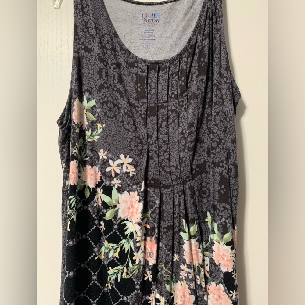 Croft & Barrow floral tank, Size L